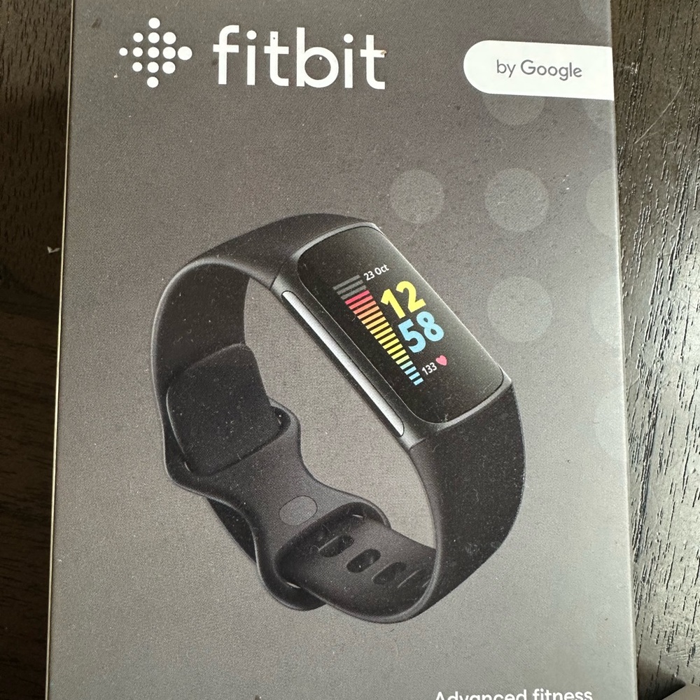 Fitbit Charge 5 Advanced Health & Fitness Tracker- Brqnd new in box.  Not worn.